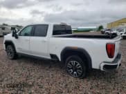 ✅ 2021 GMC Sierra 3500HD AT4 • VIN: 1GT49VEY6MF177836 • Lot: 64846354. Wystawiony na Copart z przebiegiem 83 076 mil. Bezpłatny archiwum sprzedaży aukcyjnych z USA i szczegółowy raport historii pojazdu na DreamBid. Zdjęcie 2.