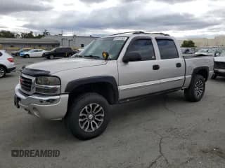 ✅ 2005 GMC Sierra 1500 SLE • VIN: 2GTEK13T151150626 • Lot: 84979765. Wystawiony na Copart z przebiegiem 148 078 mil. Bezpłatny archiwum sprzedaży aukcyjnych z USA i szczegółowy raport historii pojazdu na DreamBid. Zdjęcie 1.