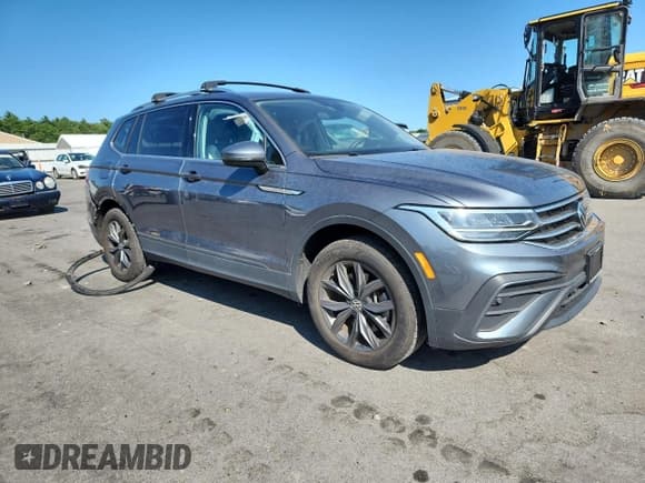 ✅ 2023 Volkswagen Tiguan SE • VIN: 3VVMB7AX4PM106427 • Lot: 68890655. Wystawiony na Copart z przebiegiem 19 111 mil. Bezpłatny archiwum sprzedaży aukcyjnych z USA i szczegółowy raport historii pojazdu na DreamBid. Zdjęcie 4.