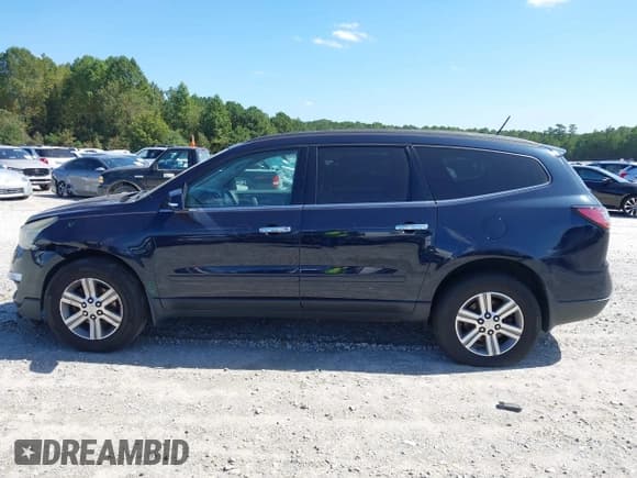 ✅ 2015 Chevrolet Traverse LT • VIN: 1GNKVHKD1FJ378329 • Lot: 43296873. Wystawiony na IAAI z przebiegiem 192 273 mil. Bezpłatny archiwum sprzedaży aukcyjnych z USA i szczegółowy raport historii pojazdu na DreamBid. Zdjęcie 14.