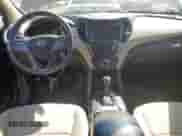 ✅ 2017 Hyundai Santa Fe 2.4L • VIN: 5NMZUDLB6HH036108 • Lot: 48663393. Wystawiony na Copart z przebiegiem 64 034 mil mil. Skorzystaj z bezpłatnego archiwum sprzedaży aukcyjnych z USA i zobacz szczegółowy raport historii pojazdu na DreamBid. Zdjęcie 8.