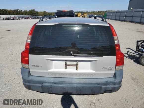 ✅ 2004 Volvo V70 XC Cross Country • VIN: YV1SZ59H041124347 • Lot: 89825605. Listed on Copart with 293,059 mi. Free auction sales archive from the USA and detailed vehicle history report at DreamBid. Image 6.