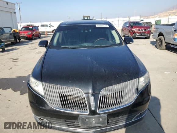 ✅ 2016 Lincoln MKT • VIN: 2LMHJ5FK7GBL03145 • Лот: 83717774. Опубликован ранее на Copart с пробегом 87 898 миль. Бесплатный доступ к архиву аукционных продаж из США и подробный отчёт об истории автомобиля на DreamBid. Изображение 5.