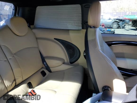 ✅ 2008 MINI Hardtop • VIN: WMWMF33508TT66699 • Lot: 48233985. Listed on Copart with 88,817 mi. Free auction sales archive from the USA and detailed vehicle history report at DreamBid. Image 10.