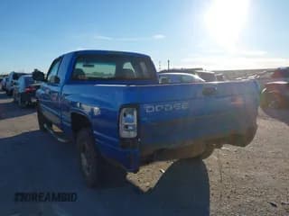 ✅ 1998 Dodge 1500 • VIN: 1B7HC13Y6WJ209344 • Lot: 42348713. Wystawiony na IAAI z przebiegiem 394 707 mil. Bezpłatny archiwum sprzedaży aukcyjnych z USA i szczegółowy raport historii pojazdu na DreamBid. Zdjęcie 3.