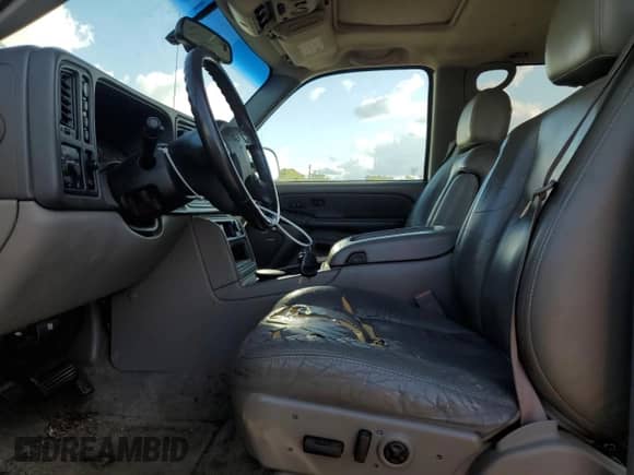 2003 Chevrolet Suburban Z71 с VIN 3GNFK16Z83G237357, выставлен на аукционе Copart как лот 72704904 с пробегом Не указан миль и Чистый • Clean title. История ставок и продаж доступна на DreamBid. Изображение 7.