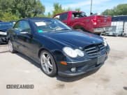 ✅ 2008 Mercedes-Benz CLK 550 • VIN: WDBTK72F68T098624 • Lot: 43070674. Wystawiony na IAAI z przebiegiem 76 954 mil. Bezpłatny archiwum sprzedaży aukcyjnych z USA i szczegółowy raport historii pojazdu na DreamBid. Zdjęcie 1.