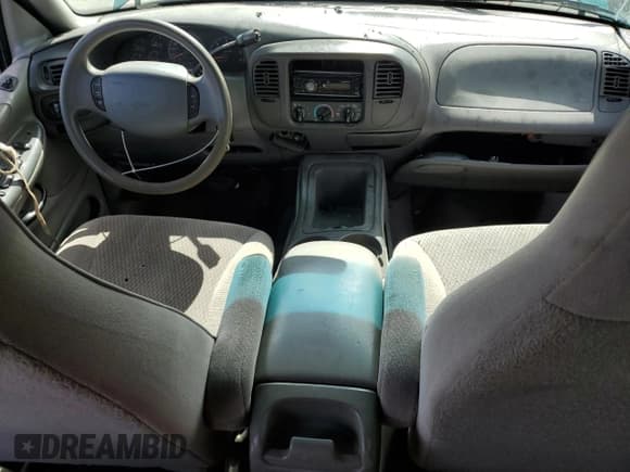 ✅ 1997 Ford Expedition XLT • VIN: 1FMEU1760VLC28284 • Лот: 72405794. Опубликован ранее на Copart с пробегом 246 849 миль. Бесплатный доступ к архиву аукционных продаж из США и подробный отчёт об истории автомобиля на DreamBid. Изображение 8.