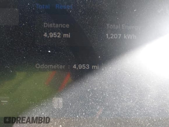 ✅ 2024 Tesla Model 3 • VIN: 5YJ3E1EA9RF828939 • Lot: 41422401. Wystawiony na IAAI z przebiegiem 4 953 mil. Bezpłatny archiwum sprzedaży aukcyjnych z USA i szczegółowy raport historii pojazdu na DreamBid. Zdjęcie 7.