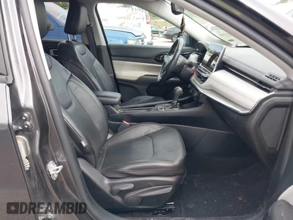 ✅ 2022 Jeep Compass (RED) Edition • VIN: 3C4NJDCB2NT145297 • Lot: 40113566. Wystawiony na IAAI z przebiegiem 40 689 mil. Bezpłatny archiwum sprzedaży aukcyjnych z USA i szczegółowy raport historii pojazdu na DreamBid. Zdjęcie 5.