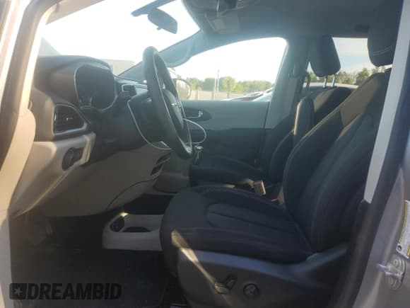 ✅ 2021 Chrysler Grand Caravan SXT • VIN: 2C4RC1ZG9MR580252 • Лот: 69001225. Опубликован ранее на Copart с пробегом 120 337 миль. Бесплатный доступ к архиву аукционных продаж из США и подробный отчёт об истории автомобиля на DreamBid. Изображение 7.