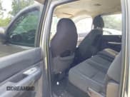 ✅ 2007 Chevrolet Silverado 2500HD 1LT • VIN: 1GCHK23K77F561325 • Lot: 42860200. Wystawiony na IAAI z przebiegiem 354 528 mil. Bezpłatny archiwum sprzedaży aukcyjnych z USA i szczegółowy raport historii pojazdu na DreamBid. Zdjęcie 8.