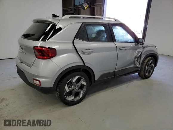 ✅ 2021 Hyundai Venue SEL • VIN: KMHRC8A36MU108896 • Lot: 45399595. Wystawiony na Copart z przebiegiem 110 681 mil. Bezpłatny archiwum sprzedaży aukcyjnych z USA i szczegółowy raport historii pojazdu na DreamBid. Zdjęcie 3.