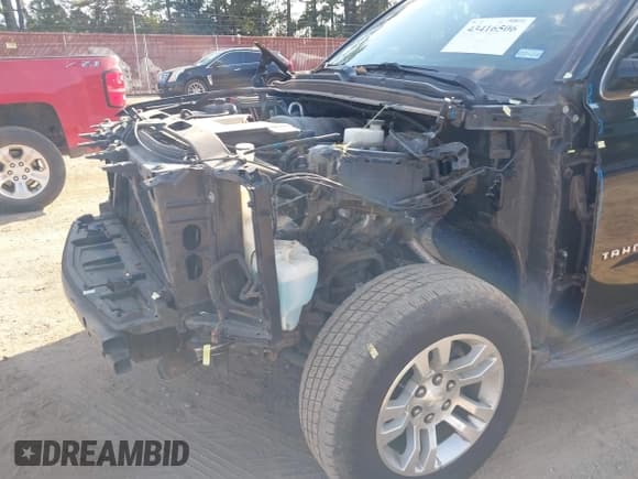 ✅ 2019 Chevrolet Tahoe LT • VIN: 1GNSCBKC0KR136671 • Lot: 43416506. Wystawiony na IAAI z przebiegiem 151 990 mil. Bezpłatny archiwum sprzedaży aukcyjnych z USA i szczegółowy raport historii pojazdu na DreamBid. Zdjęcie 20.