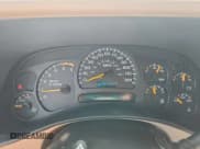 ✅ 2003 Chevrolet Silverado 2500HD LT • VIN: 1GCHK29GX3E175047 • Lot: 71285495. Wystawiony na Copart z przebiegiem 160 470 mil. Bezpłatny archiwum sprzedaży aukcyjnych z USA i szczegółowy raport historii pojazdu na DreamBid. Zdjęcie 9.