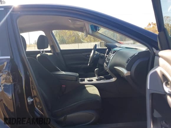 ✅ 2015 Nissan Altima S • VIN: 1N4AL3AP7FN406450 • Lot: 43628629. Wystawiony na IAAI z przebiegiem 150 457 mil. Bezpłatny archiwum sprzedaży aukcyjnych z USA i szczegółowy raport historii pojazdu na DreamBid. Zdjęcie 5.