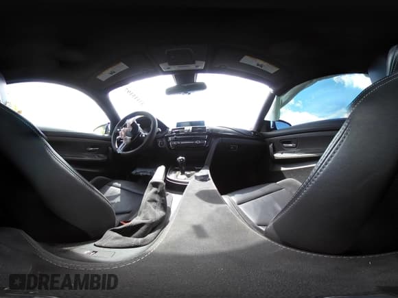 ✅ 2020 BMW M4 CS • VIN: WBS3S7C08LFH07792 • Lot: 43115197. Listed on IAAI with 34,791 mi. Free auction sales archive from the USA and detailed vehicle history report at DreamBid. Image 18.