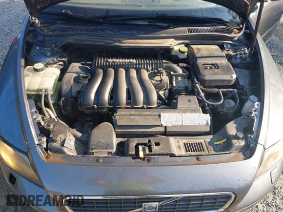 ✅ 2007 Volvo S40 2.4L • VIN: YV1MS382272306323 • Lot: 43110116. Wystawiony na IAAI z przebiegiem 156 009 mil. Bezpłatny archiwum sprzedaży aukcyjnych z USA i szczegółowy raport historii pojazdu na DreamBid. Zdjęcie 10.