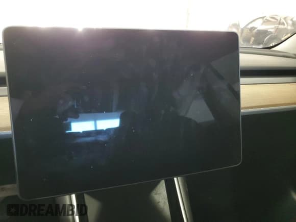 ✅ 2018 Tesla Model 3 Long Range Battery • VIN: 5YJ3E1EBXJF104237 • Lot: 87015445. Wystawiony na Copart z przebiegiem Nie podano. Bezpłatny archiwum sprzedaży aukcyjnych z USA i szczegółowy raport historii pojazdu na DreamBid. Zdjęcie 9.