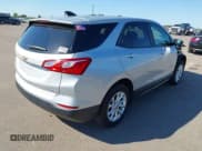 ✅ 2020 Chevrolet Equinox LS • VIN: 2GNAXSEV2L6174333 • Lot: 43290523. Wystawiony na IAAI z przebiegiem 61 500 mil. Bezpłatny archiwum sprzedaży aukcyjnych z USA i szczegółowy raport historii pojazdu na DreamBid. Zdjęcie 4.