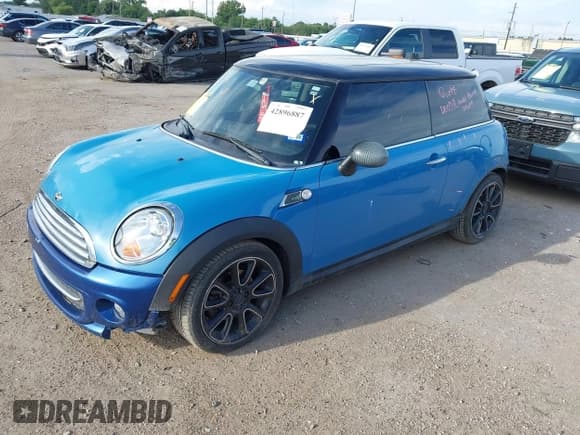 ✅ 2012 MINI Hardtop • VIN: WMWSU3C52CT264021 • Lot: 42896887. Wystawiony na IAAI z przebiegiem 156 666 mil. Bezpłatny archiwum sprzedaży aukcyjnych z USA i szczegółowy raport historii pojazdu na DreamBid. Zdjęcie 2.