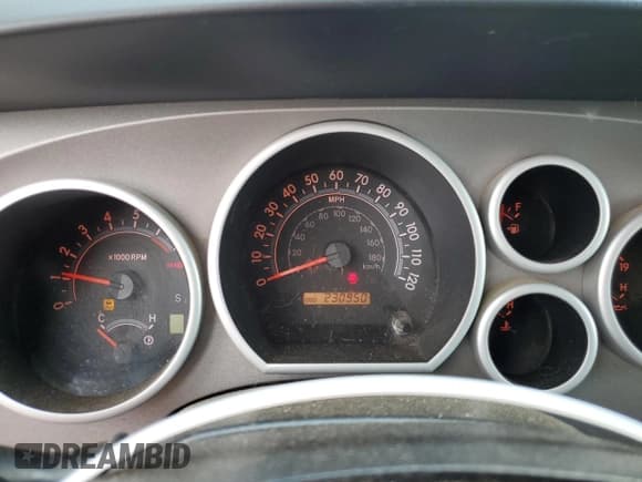 ✅ 2012 Toyota Tundra • VIN: 5TFDY5F17CX259927 • Lot: 62519025. Wystawiony na Copart z przebiegiem 230 950 mil. Bezpłatny archiwum sprzedaży aukcyjnych z USA i szczegółowy raport historii pojazdu na DreamBid. Zdjęcie 9.