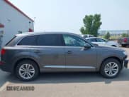 ✅ 2019 Audi Q7 Premium • VIN: WA1AAAF73KD031616 • Lot: 39952592. Wystawiony na IAAI z przebiegiem 60 839 mil. Bezpłatny archiwum sprzedaży aukcyjnych z USA i szczegółowy raport historii pojazdu na DreamBid. Zdjęcie 13.