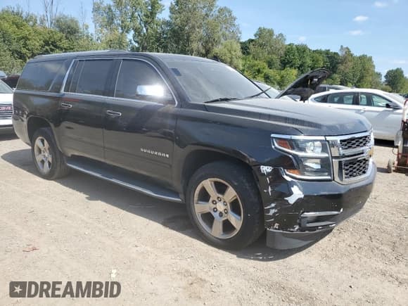✅ 2017 Chevrolet Suburban Premier • VIN: 1GNSCJKC1HR111359 • Lot: 70446134. Wystawiony na Copart z przebiegiem 168 824 mil. Bezpłatny archiwum sprzedaży aukcyjnych z USA i szczegółowy raport historii pojazdu na DreamBid. Zdjęcie 4.