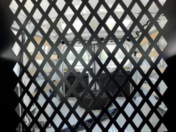 ✅ 2024 Ford Transit Cargo • VIN: 1FTBR1Y8XRKB03474 • Lot: 63350915. Wystawiony na Copart z przebiegiem 13 098 mil. Bezpłatny archiwum sprzedaży aukcyjnych z USA i szczegółowy raport historii pojazdu na DreamBid. Zdjęcie 10.