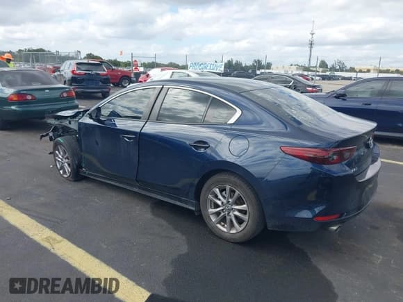 ✅ 2021 Mazda 3 S • VIN: 3MZBPAAL9MM253420 • Лот: 43489978. Опубликован ранее на IAAI с пробегом 49 772 миль. Бесплатный доступ к архиву аукционных продаж из США и подробный отчёт об истории автомобиля на DreamBid. Изображение 3.