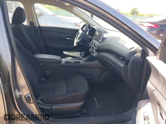 ✅ 2024 Nissan Sentra SV • VIN: 3N1AB8CV6RY348881 • Lot: 42201886. Listed on IAAI with 14,216 mi. Free auction sales archive from the USA and detailed vehicle history report at DreamBid. Image 5.