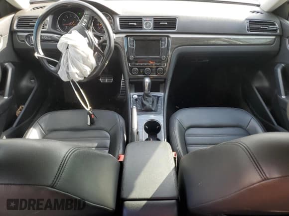 ✅ 2017 Volkswagen Passat SEL Premium • VIN: 1VWCT7A36HC084628 • Lot: 90542645. Listed on Copart with 61,013 mi. Free auction sales archive from the USA and detailed vehicle history report at DreamBid. Image 8.