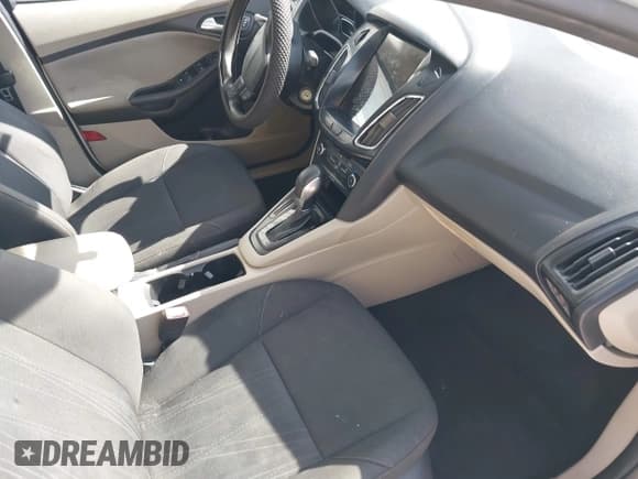 ✅ 2018 Ford Focus SE • VIN: 1FADP3F21JL225220 • Лот: 43670473. Опубликован ранее на IAAI с пробегом 125 394 миль. Бесплатный доступ к архиву аукционных продаж из США и подробный отчёт об истории автомобиля на DreamBid. Изображение 5.