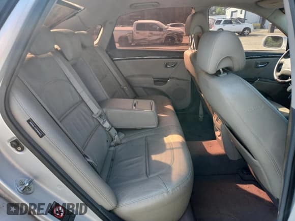 ✅ 2011 Hyundai Azera Limited • VIN: KMHFC4DFXBA559815 • Lot: 70651055. Listed on Copart with 126,042 mi. Free auction sales archive from the USA and detailed vehicle history report at DreamBid. Image 10.