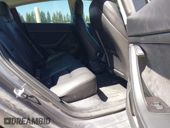 ✅ 2022 Tesla Model 3 Long Range • VIN: 5YJ3E1EB2NF182940 • Lot: 42433229. Wystawiony na IAAI z przebiegiem 31 130 mil. Bezpłatny archiwum sprzedaży aukcyjnych z USA i szczegółowy raport historii pojazdu na DreamBid. Zdjęcie 8.