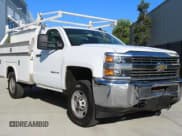 ✅ 2017 Chevrolet Silverado 2500HD Work Truck • VIN: 1GB0CUEG7HZ278152 • Лот: 70908945. Опубликован ранее на Copart с пробегом 221 885 миль. Бесплатный доступ к архиву аукционных продаж из США и подробный отчёт об истории автомобиля на DreamBid. Изображение 1.