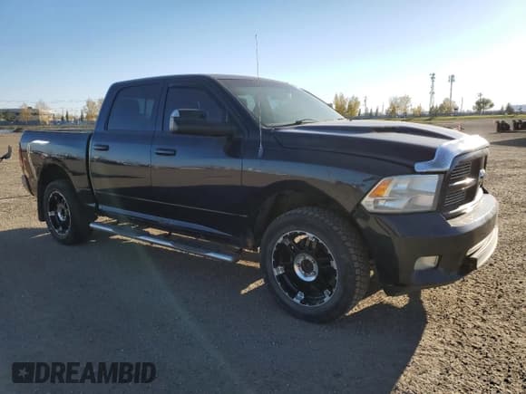 ✅ 2012 Ram 1500 Sport • VIN: 1C6RD7MTXCS157981 • Lot: 82426165. Wystawiony na Copart z przebiegiem 381 914 mil. Bezpłatny archiwum sprzedaży aukcyjnych z USA i szczegółowy raport historii pojazdu na DreamBid. Zdjęcie 4.