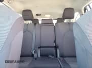 ✅ 2022 Toyota Highlander Hybrid LE • VIN: 5TDZARAH0NS516943 • Lot: 52202305. Wystawiony na Copart z przebiegiem 39 889 mil. Bezpłatny archiwum sprzedaży aukcyjnych z USA i szczegółowy raport historii pojazdu na DreamBid. Zdjęcie 10.