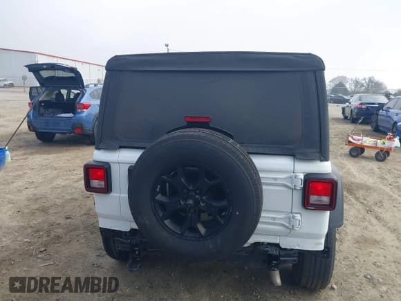 ✅ 2021 Jeep Wrangler Unlimited Sport S • VIN: 1C4HJXDN1MW822016 • Лот: 41792808. Опубликован ранее на IAAI с пробегом 29 719 миль. Бесплатный доступ к архиву аукционных продаж из США и подробный отчёт об истории автомобиля на DreamBid. Изображение 17.