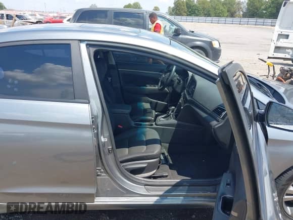 2017 Hyundai Elantra SE с VIN KMHD84LF6HU409993, выставлен на аукционе IAAI как лот 42989502 с пробегом 162 905 миль миль и . История ставок и продаж доступна на DreamBid. Изображение 5.