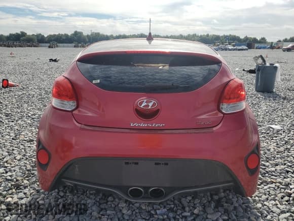 ✅ 2016 Hyundai Veloster Turbo R-Spec • VIN: KMHTC6AE3GU285308 • Lot: 80158855. Wystawiony na Copart z przebiegiem 146 443 mil. Bezpłatny archiwum sprzedaży aukcyjnych z USA i szczegółowy raport historii pojazdu na DreamBid. Zdjęcie 6.