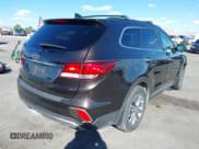 ✅ 2017 Hyundai Santa Fe SE • VIN: KM8SM4HF8HU246582 • Lot: 43473971. Listed on IAAI with 87,795 mi. Free auction sales archive from the USA and detailed vehicle history report at DreamBid. Image 4.