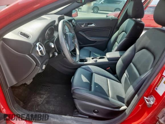 ✅ 2019 Mercedes-Benz GLA 250 • VIN: WDCTG4EBXKJ615138 • Лот: 84481645. Опубликован ранее на Copart с пробегом 30 585 миль. Бесплатный доступ к архиву аукционных продаж из США и подробный отчёт об истории автомобиля на DreamBid. Изображение 7.