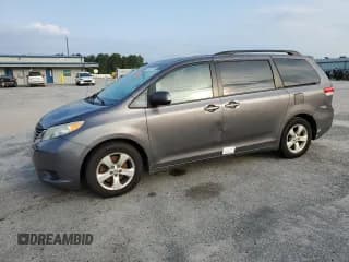 ✅ 2014 Toyota Sienna LE • VIN: 5TDKK3DC4ES465197 • Lot: 69177315. Listed on Copart with 206,050 mi. Free auction sales archive from the USA and detailed vehicle history report at DreamBid. Image 1.