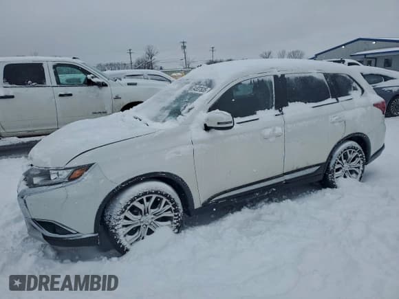 ✅ 2017 Mitsubishi Outlander SE • VIN: JA4AZ3A33HZ061736 • Lot: 94537635. Wystawiony na Copart z przebiegiem 93 723 mil. Bezpłatny archiwum sprzedaży aukcyjnych z USA i szczegółowy raport historii pojazdu na DreamBid. Zdjęcie 1.
