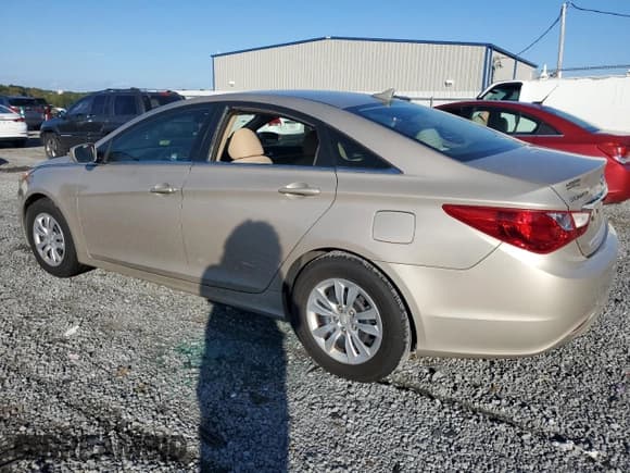 ✅ 2011 Hyundai Sonata GLS • VIN: 5NPEB4AC1BH227932 • Lot: 72975254. Listed on Copart with 175,926 mi. Free auction sales archive from the USA and detailed vehicle history report at DreamBid. Image 2.