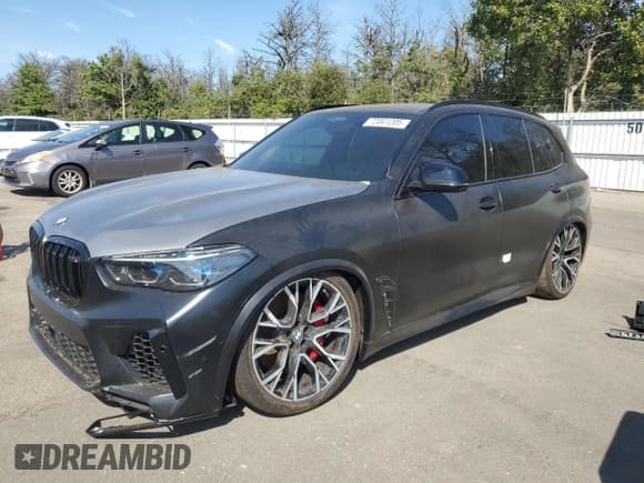 ✅ 2022 BMW X5 M • VIN: 5YMJU0C02N9L56562 • Lot: 72061205. Wystawiony na Copart z przebiegiem 21 434 mil. Bezpłatny archiwum sprzedaży aukcyjnych z USA i szczegółowy raport historii pojazdu na DreamBid. Zdjęcie 1.