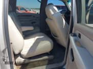 ✅ 2004 Chevrolet Suburban Z71 • VIN: 3GNFK16Z14G122679 • Lot: 41979958. Wystawiony na IAAI z przebiegiem 238 912 mil. Bezpłatny archiwum sprzedaży aukcyjnych z USA i szczegółowy raport historii pojazdu na DreamBid. Zdjęcie 8.