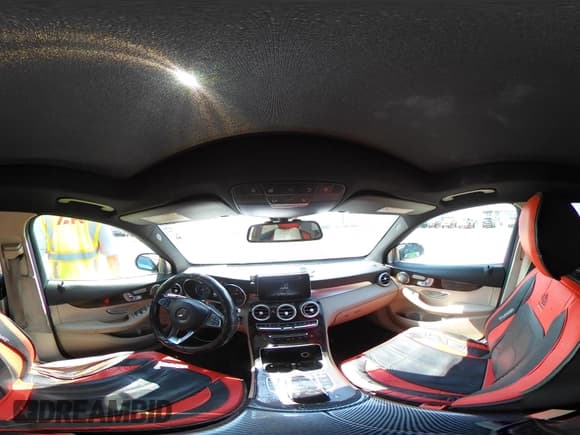 ✅ 2019 Mercedes-Benz GLC 300 • VIN: WDC0G4KB6KV127921 • Lot: 42955720. Wystawiony na IAAI z przebiegiem 105 408 mil. Bezpłatny archiwum sprzedaży aukcyjnych z USA i szczegółowy raport historii pojazdu na DreamBid. Zdjęcie 18.