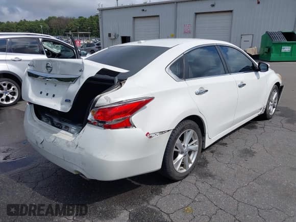 ✅ 2013 Nissan Altima SL • VIN: 1N4AL3APXDN567596 • Lot: 42712577. Listed on IAAI with 185,956 mi. Free auction sales archive from the USA and detailed vehicle history report at DreamBid. Image 4.